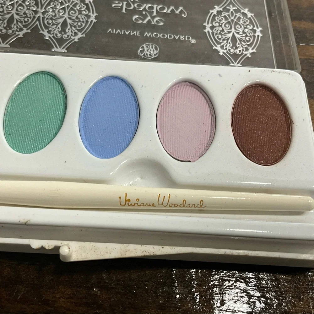 Vintage Vivane Woodard Eye Shadow Box Unused Light Colors